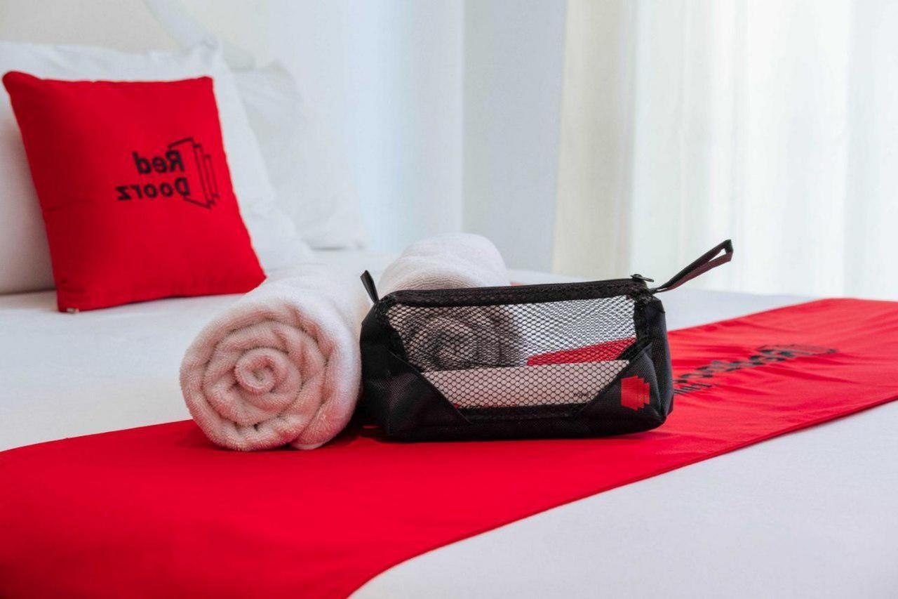 Penginapan Reddoorz Near Jalan Kolonel Haji Burlian 2*